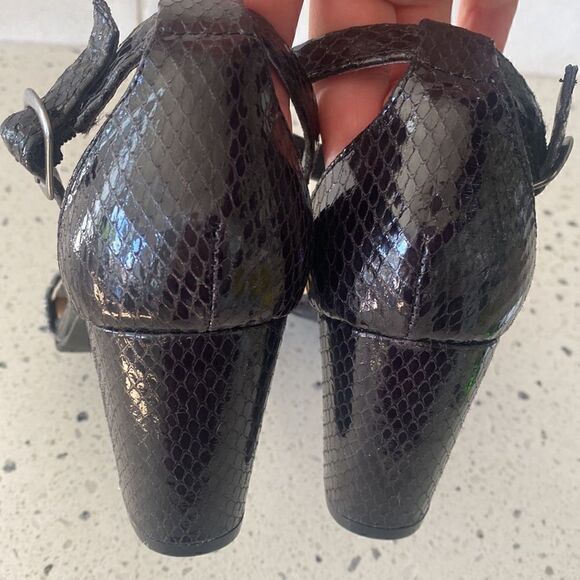 CL by Laundry Women's Black Block Heel Snake Print Open Toe Sandals Size 7.5 EUC - Picture 5 of 10